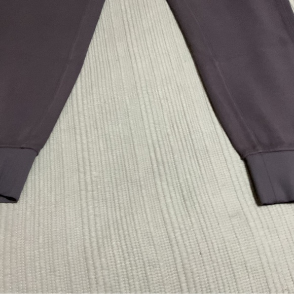 Lululemon track pants - Picture 4 of 5